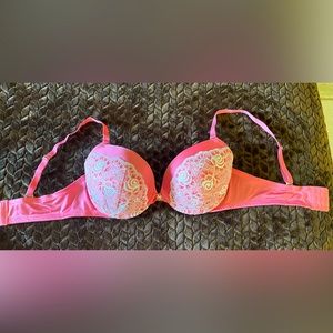 Fredericksburg of Hollywood bra, pretty pink, 38C.
